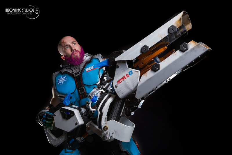 Cosplay by Thousand-Faces & Wulfgar Weapons | Photo by Insomniac